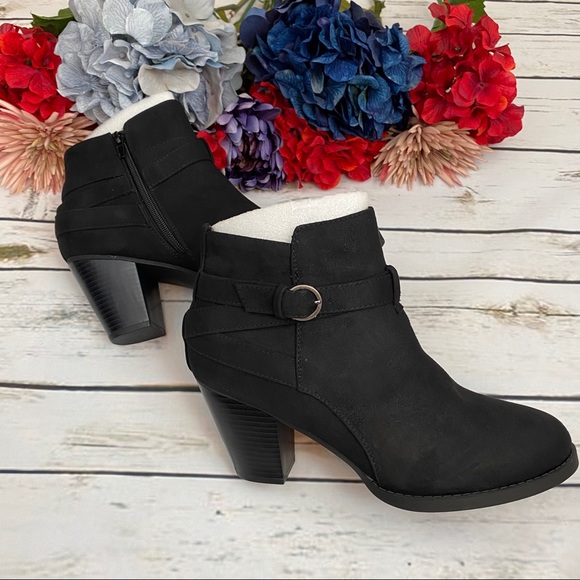 Black Bootie with Block Heel and Strappy Detail - Picture 7 of 16